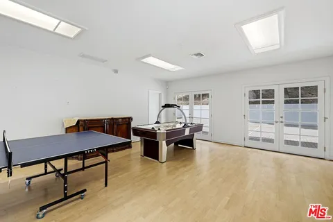 a view of a workspace with furniture