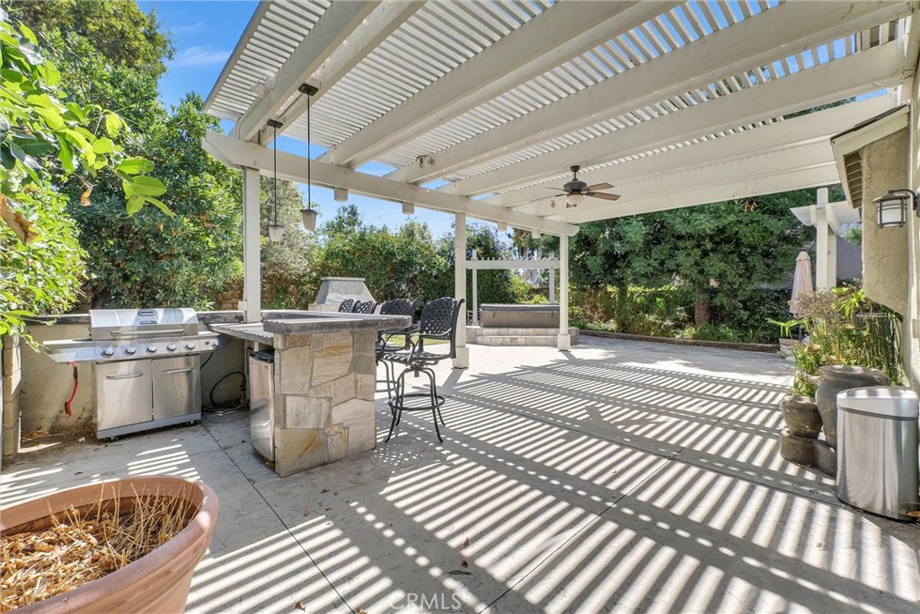 11 Hidalgo Irvine, CA 92620 - Photo 26 of 31