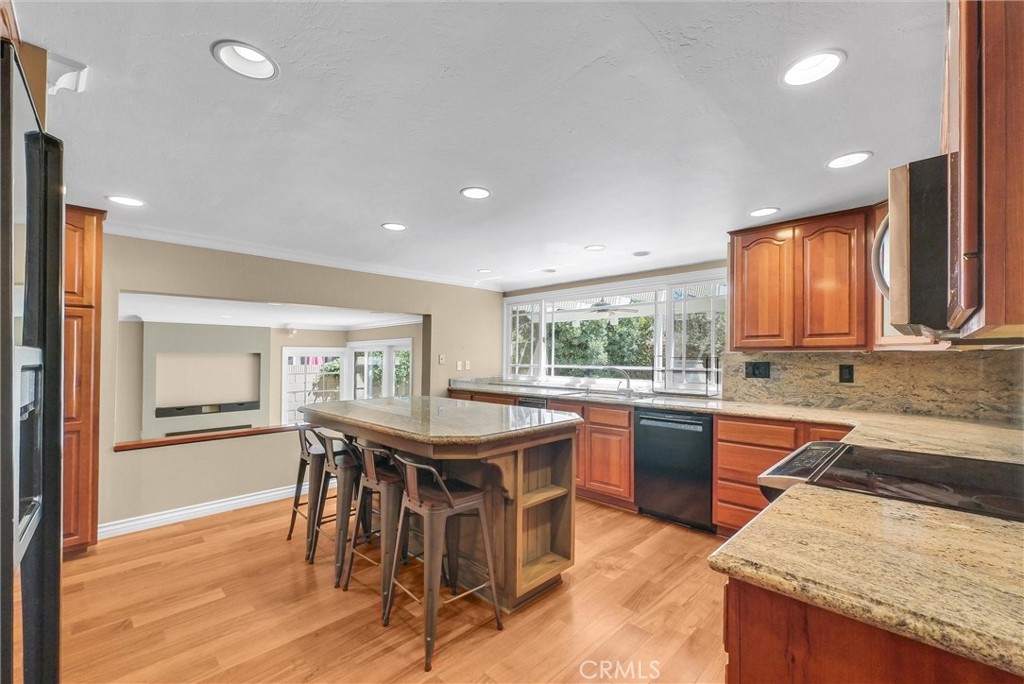 11 Hidalgo Irvine, CA 92620 - Photo 10 of 31