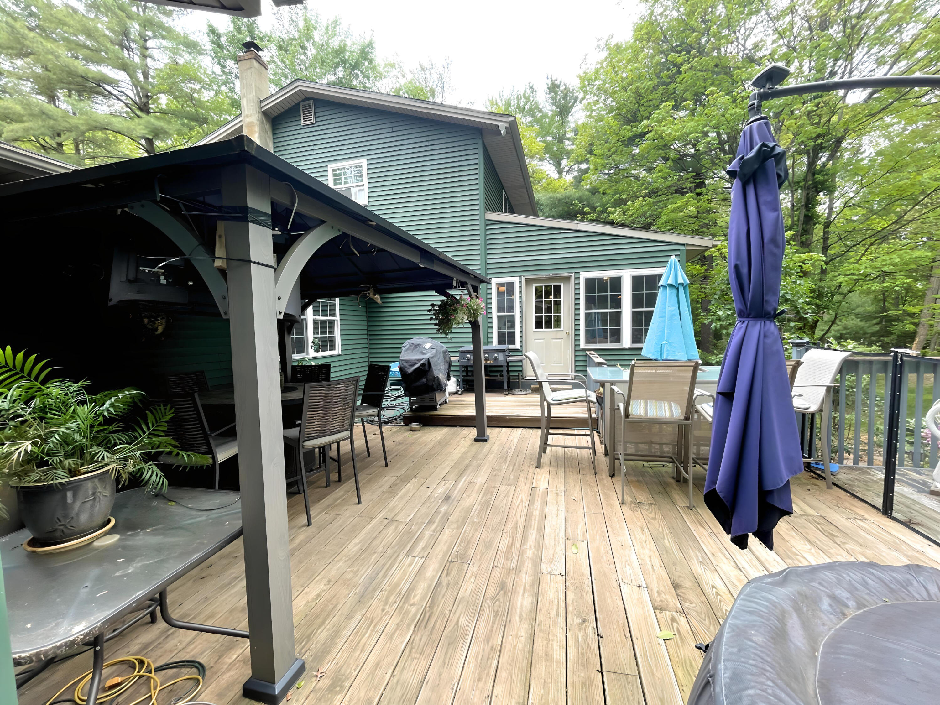 719 Homestead Avenue Effort, PA 18330 - Photo 31 of 33 Deck