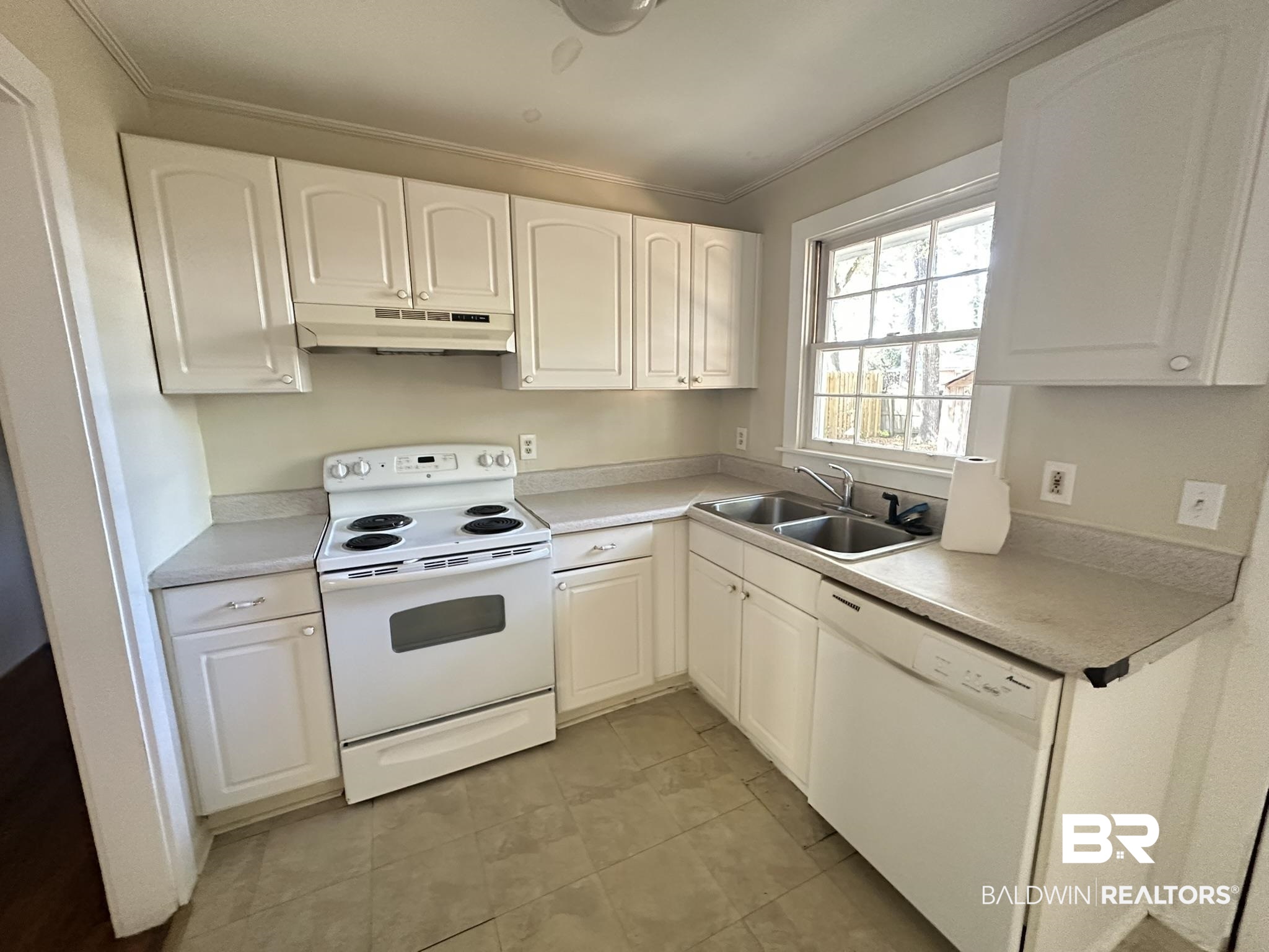 159 Orange Avenue Fairhope, AL 36532 - Photo 5 of 22