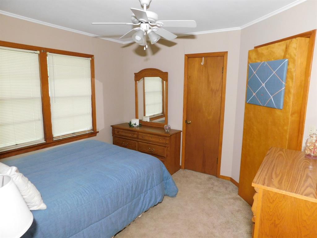 107 5th Street Northeast Springhill, LA 71075 - Photo 17 of 26