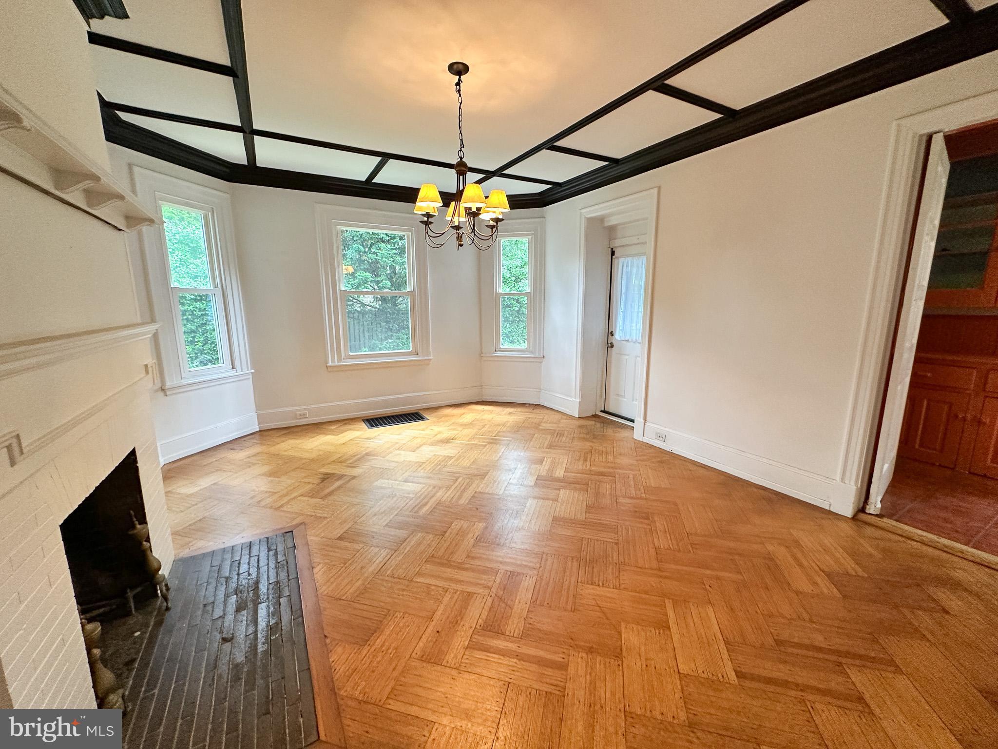 314 Cynwyd Road Bala Cynwyd, PA 19004 - Photo 15 of 44 Dining Room with angled bay