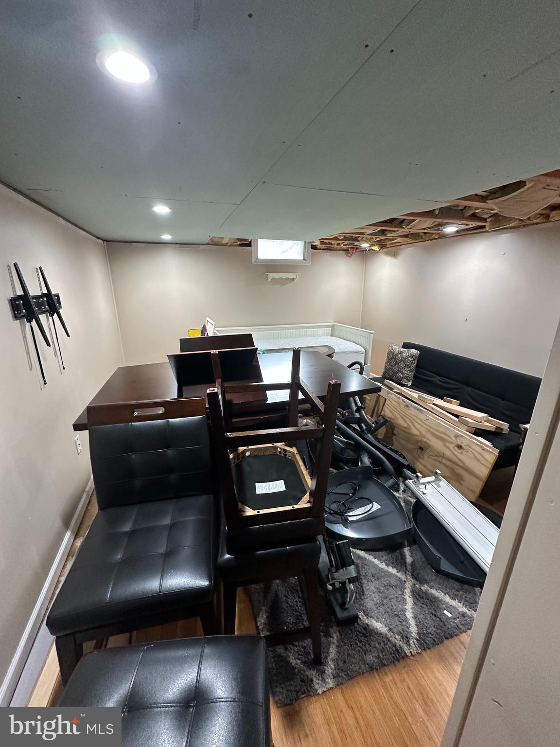 30 Williams Way Downingtown, PA 19335 - Photo 20 of 31 a kitchen with table and chairs