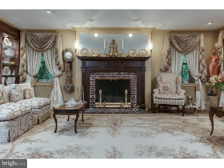 1553 Cherry Lane Rydal, PA 19046 - Photo 2 of 22 Living Room
