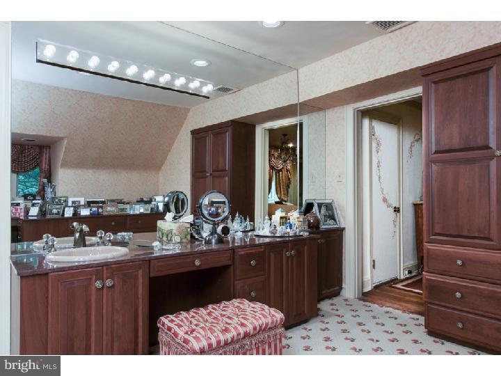 1553 Cherry Lane Rydal, PA 19046 - Photo 18 of 22 Walk-in Closet