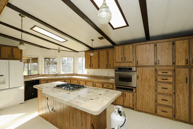 $299,000 | 19019 Olinda Road, Anderson, CA 96007