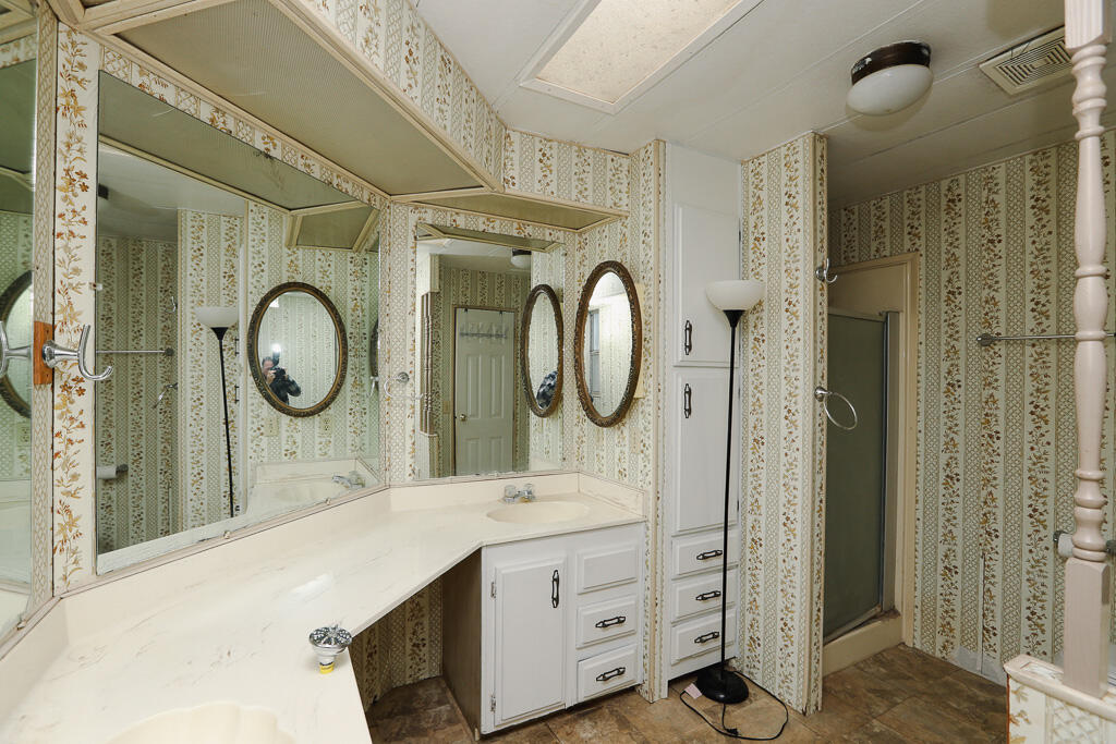 19019 Olinda Road Anderson, CA 96007 - Photo 24 of 52 19019 Olinda (22)