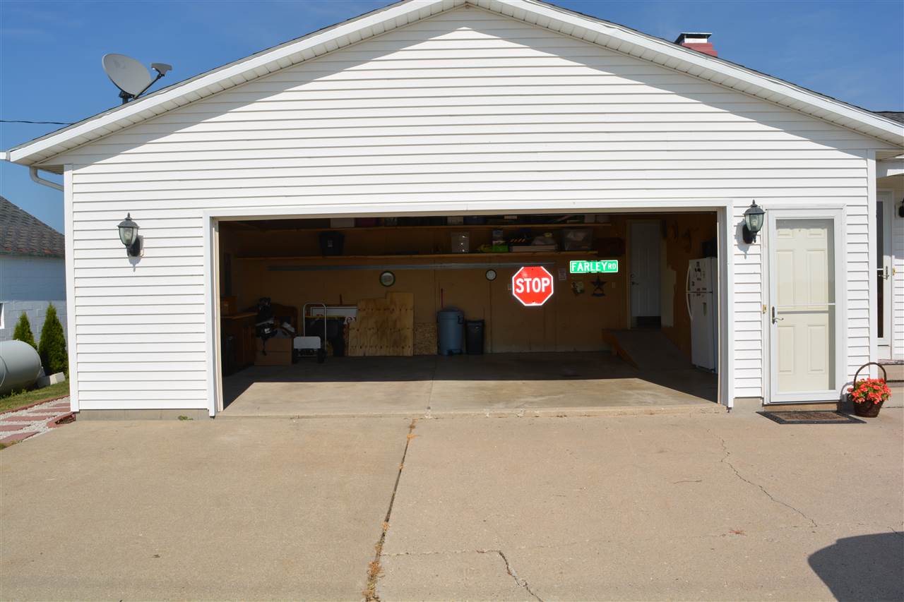 394 North Farley Road Bay City, MI 48708 - Photo 7 of 18