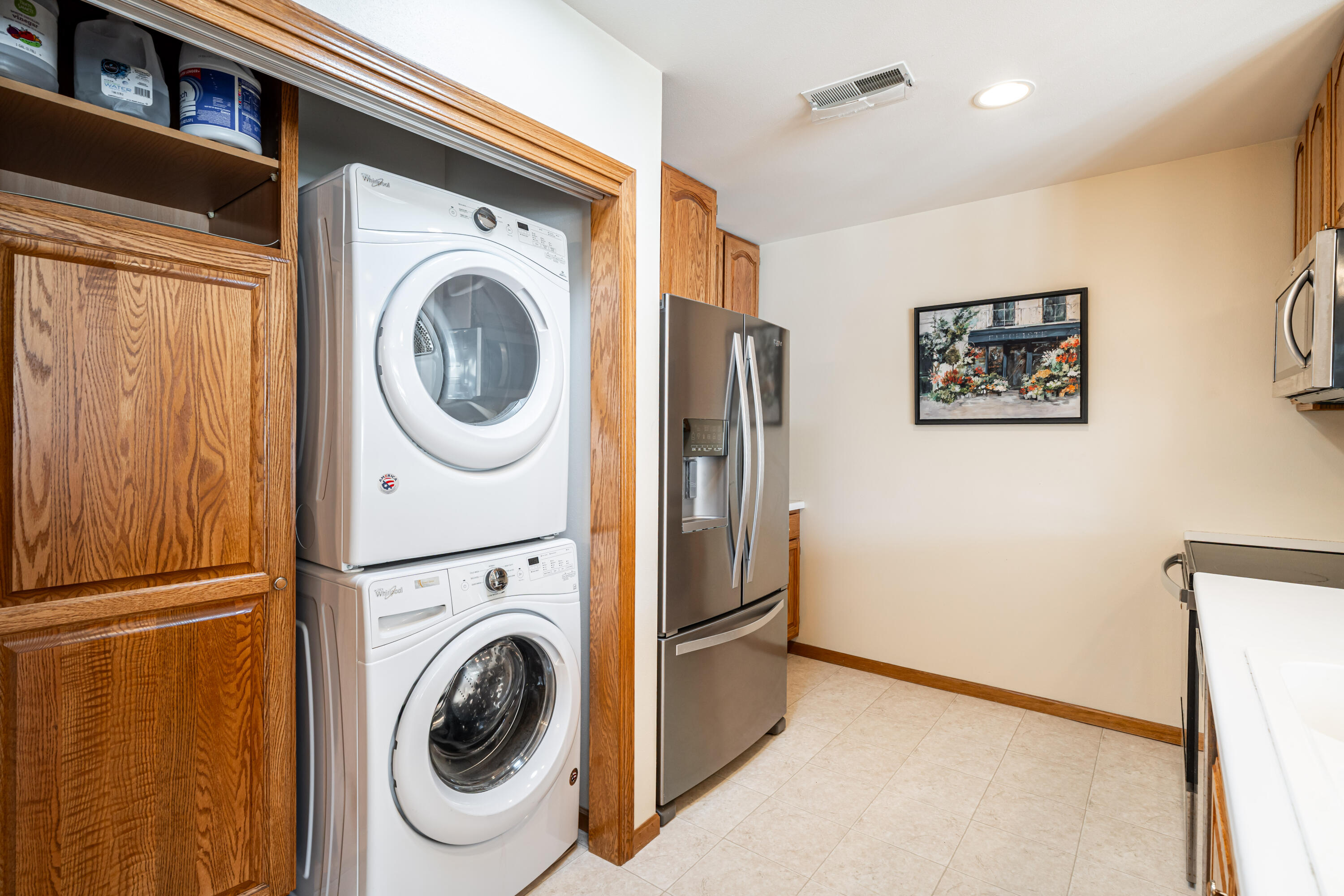 372 Hartford Square, Unit 6 Hartford, WI 53027 - Photo 11 of 36 Laundry Room