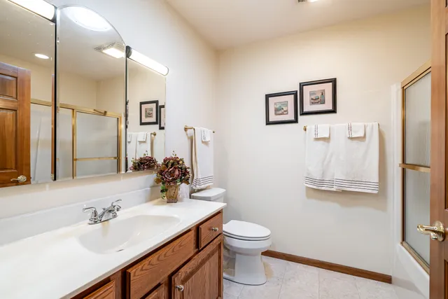 $274,900 | 372 Hartford Square, Unit 6, Hartford, WI 53027