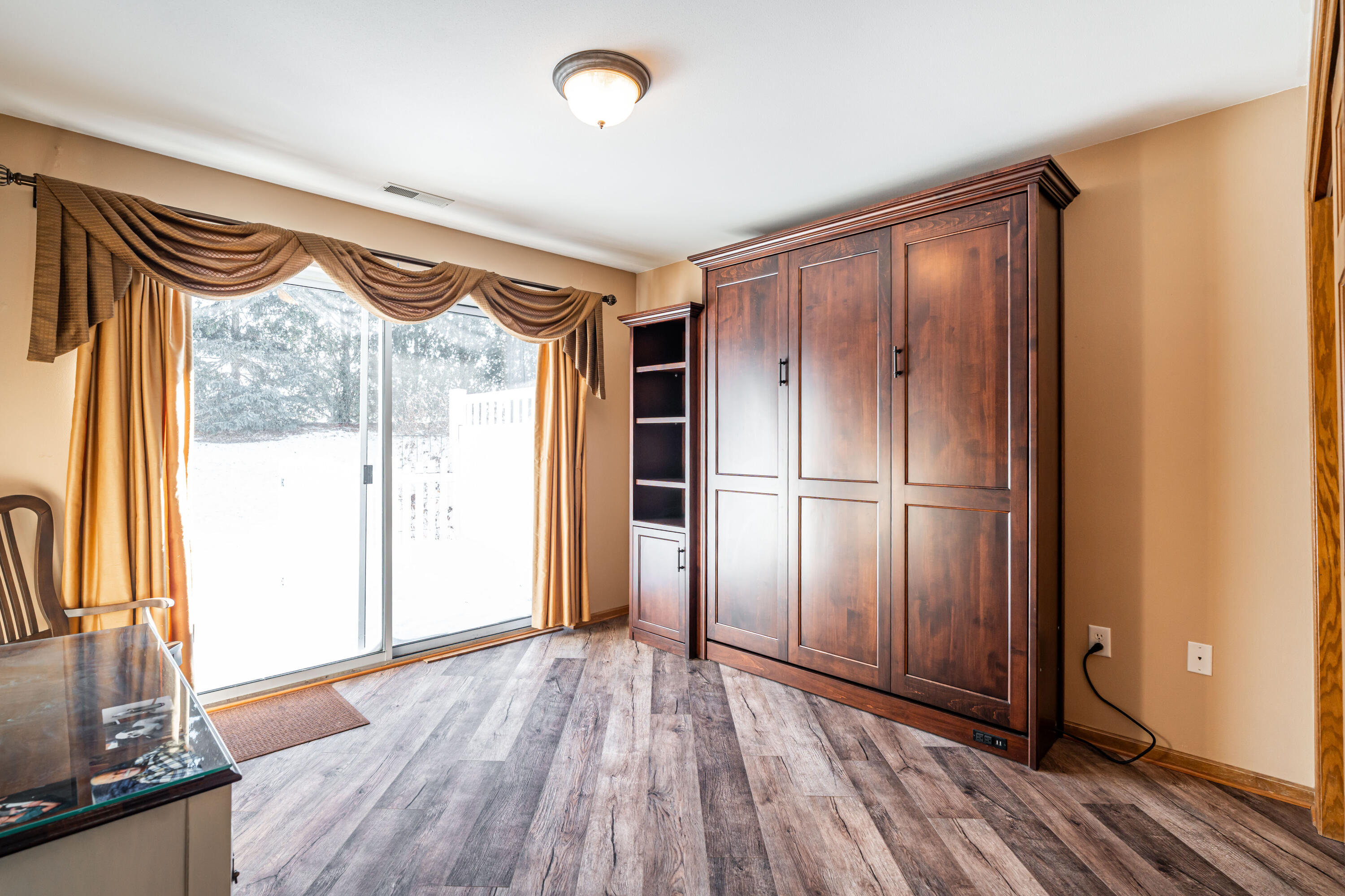 372 Hartford Square, Unit 6 Hartford, WI 53027 - Photo 21 of 36 Bedroom 2