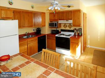 109 Brookhill Road Newtown Square, PA 19073 - Photo 1 of 6 Kitchen