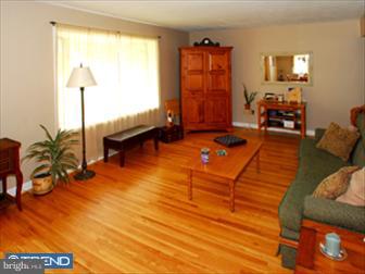 109 Brookhill Road Newtown Square, PA 19073 - Photo 3 of 6 Living Room