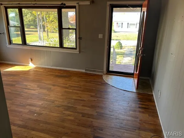 $133,000 | 220 South Pine Street, St. Elmo, IL 62458