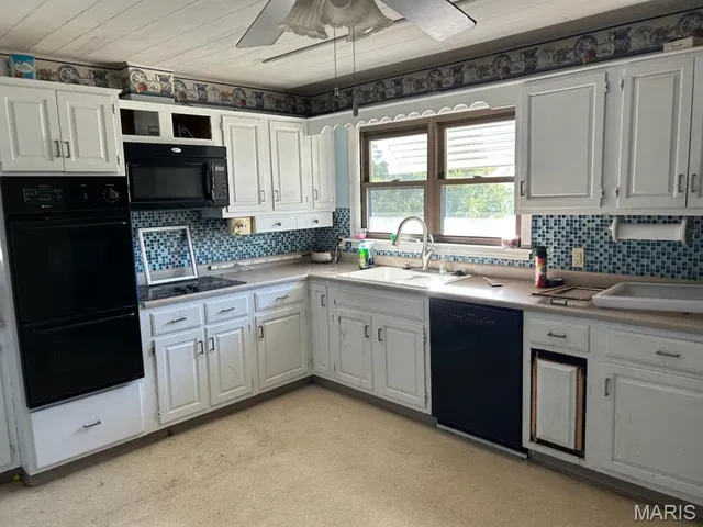 $133,000 | 220 South Pine Street, St. Elmo, IL 62458