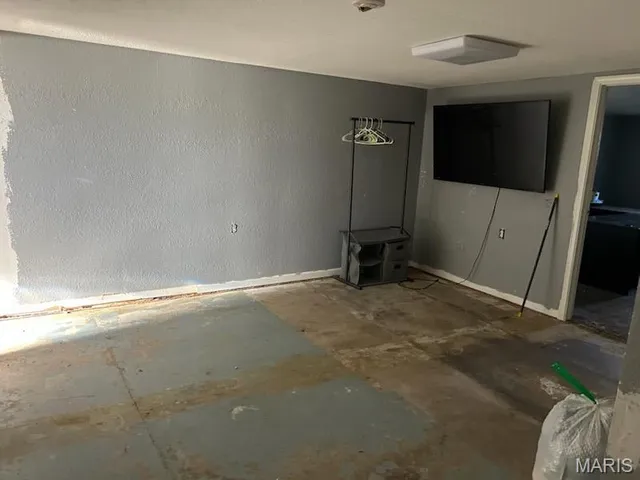 $133,000 | 220 South Pine Street, St. Elmo, IL 62458