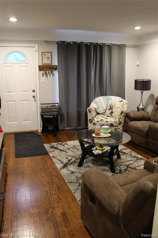 16052 Sumner Redford, MI 48239 - Photo 7 of 23