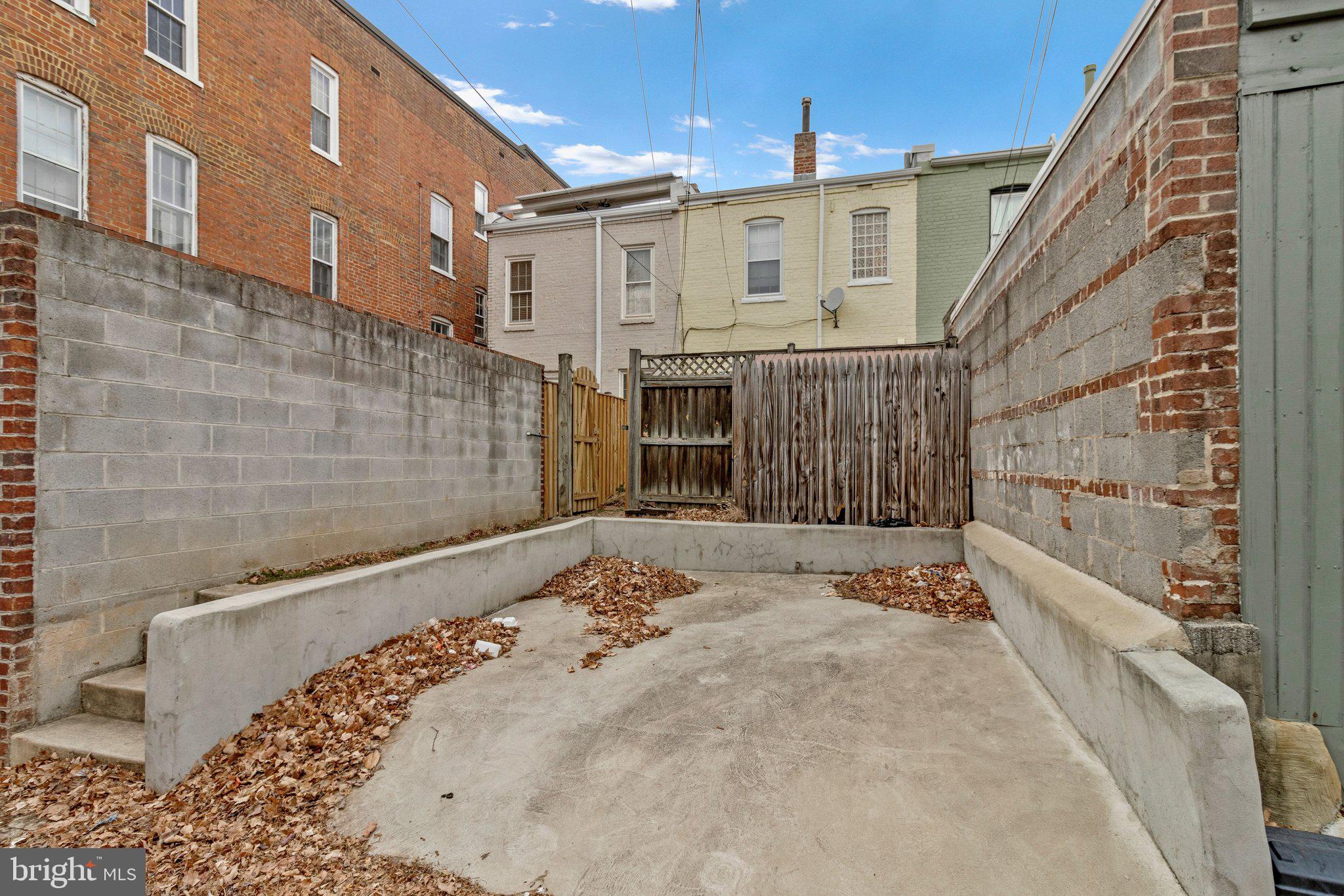 123 E Street Southeast Washington, DC 20003 - Photo 40 of 42 a view of a white house with a large windows