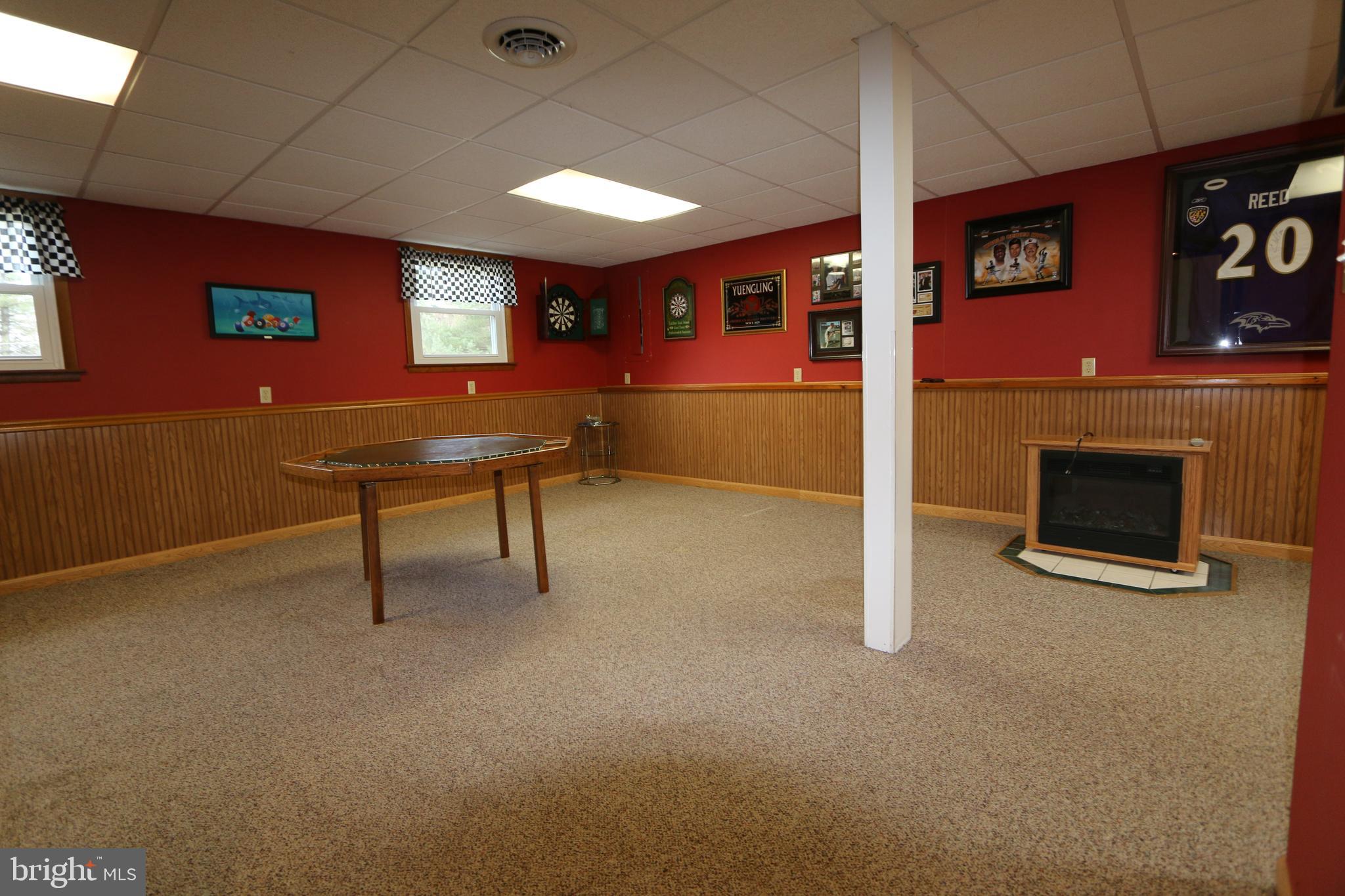 9114 Jordan Road Fairplay, MD 21733 - Photo 14 of 19 Family Room