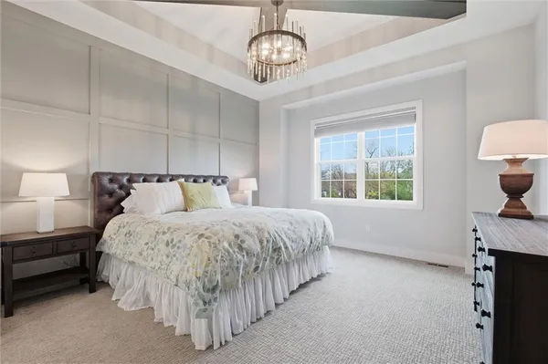 $1,175,000 | 10707 West 142nd Terrace, Overland Park, KS 66221