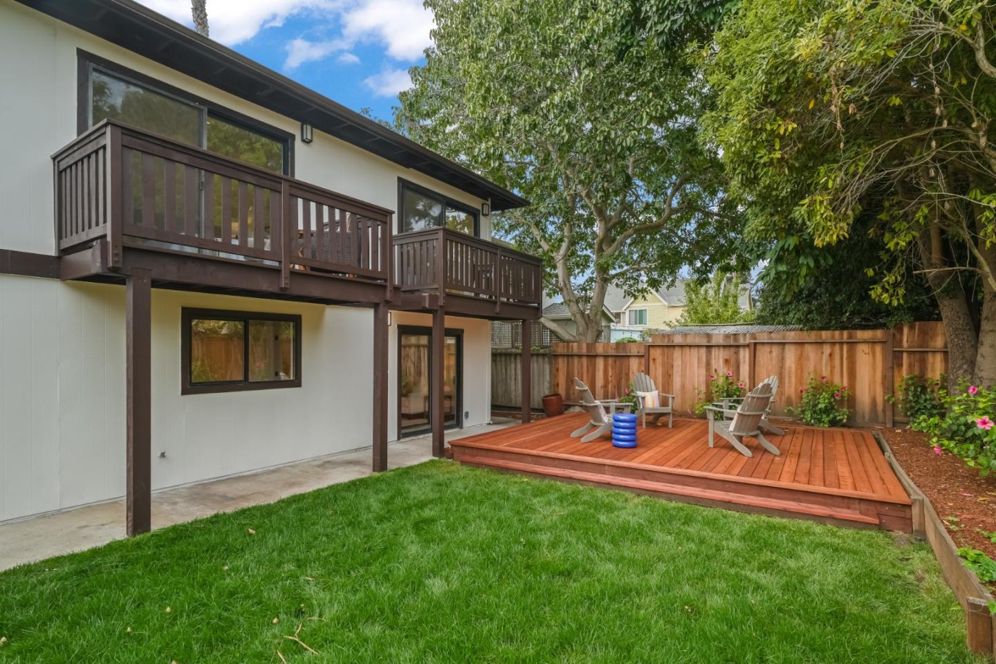 148 Myrtle Street Santa Cruz, CA 95060 - Photo 34 of 45 a garden view with a seating space