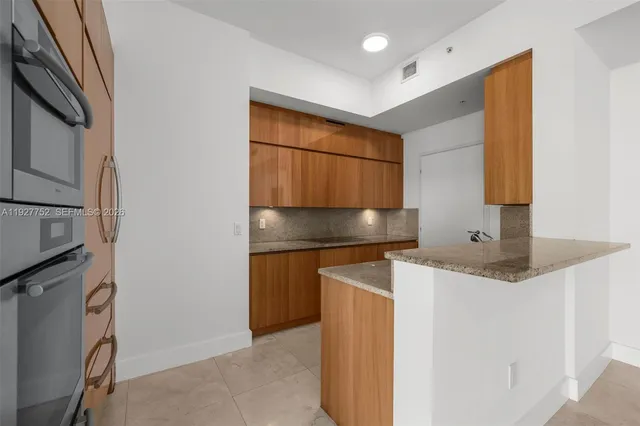 $17,000 | 50 South Pointe Drive, Unit 1107, Miami Beach, FL 33139