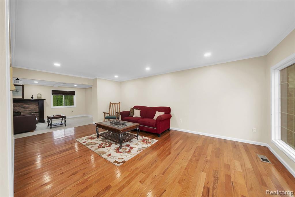 982 Langley Road Rochester Hills, MI 48309 - Photo 11 of 45