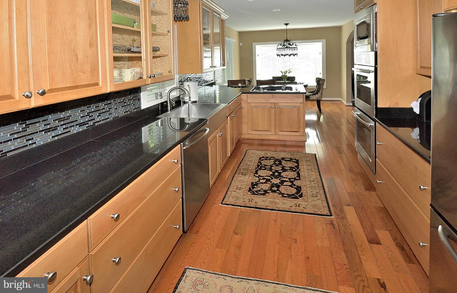 4063 Ridgeview Circle McLean, VA 22101 - Photo 8 of 30 Kitchen