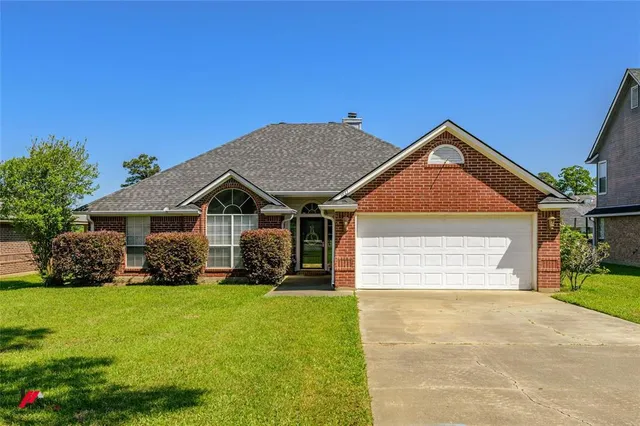 $245,900 | 3833 Lakeside Drive, Shreveport, LA 71119