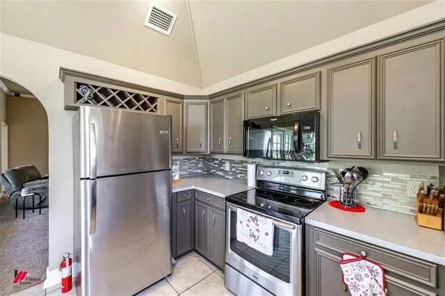 $245,900 | 3833 Lakeside Drive, Shreveport, LA 71119