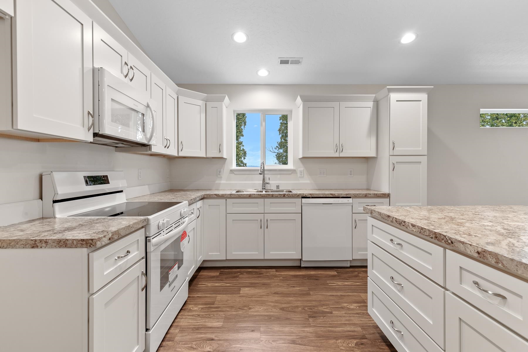 1105 South Rees Lane Spokane Valley, WA 99037 - Photo 10 of 39 Gallery Image 10