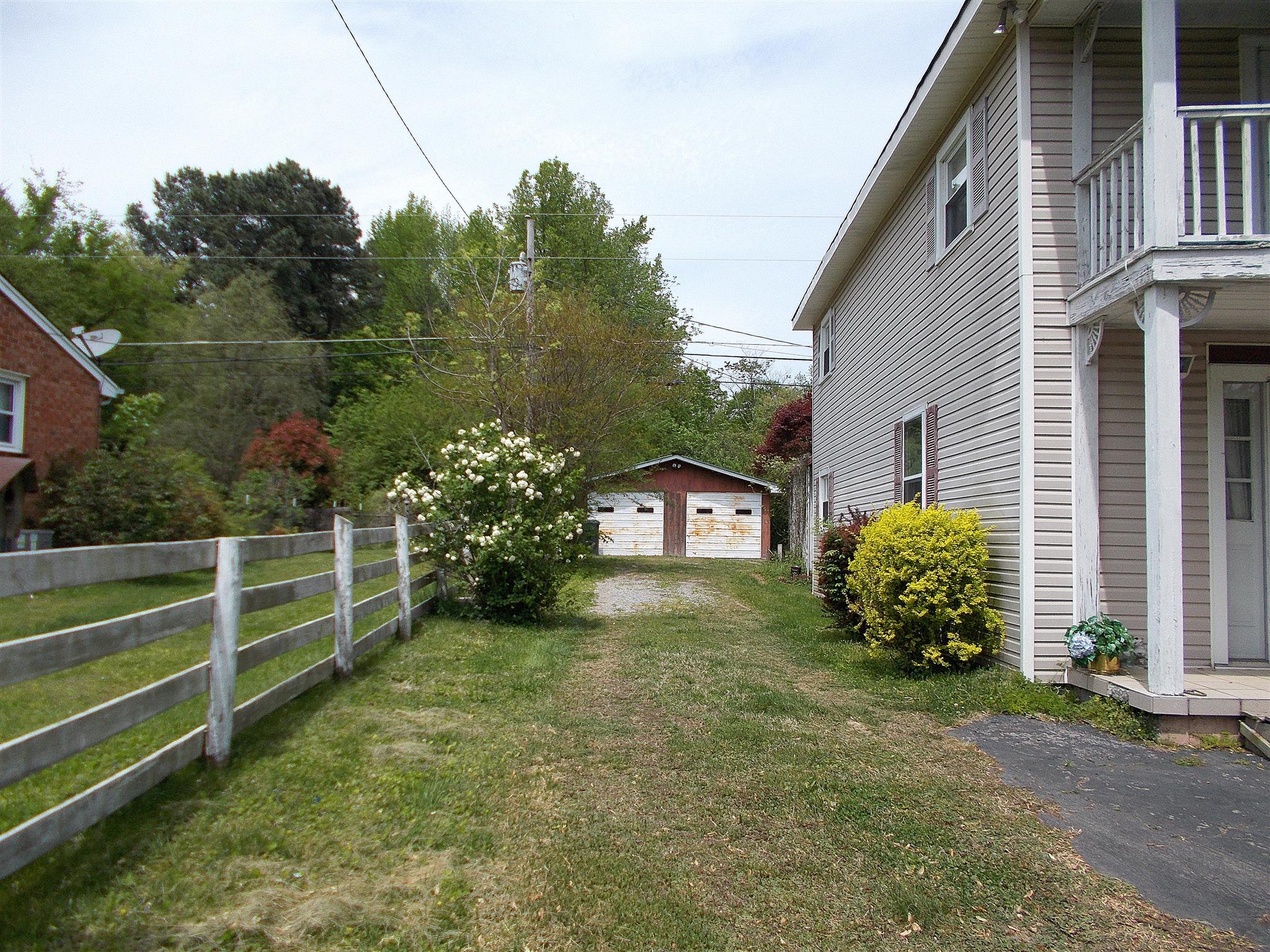 823 Blue Road Dickson, TN 37055 - Photo 24 of 30 Gallery Image 24