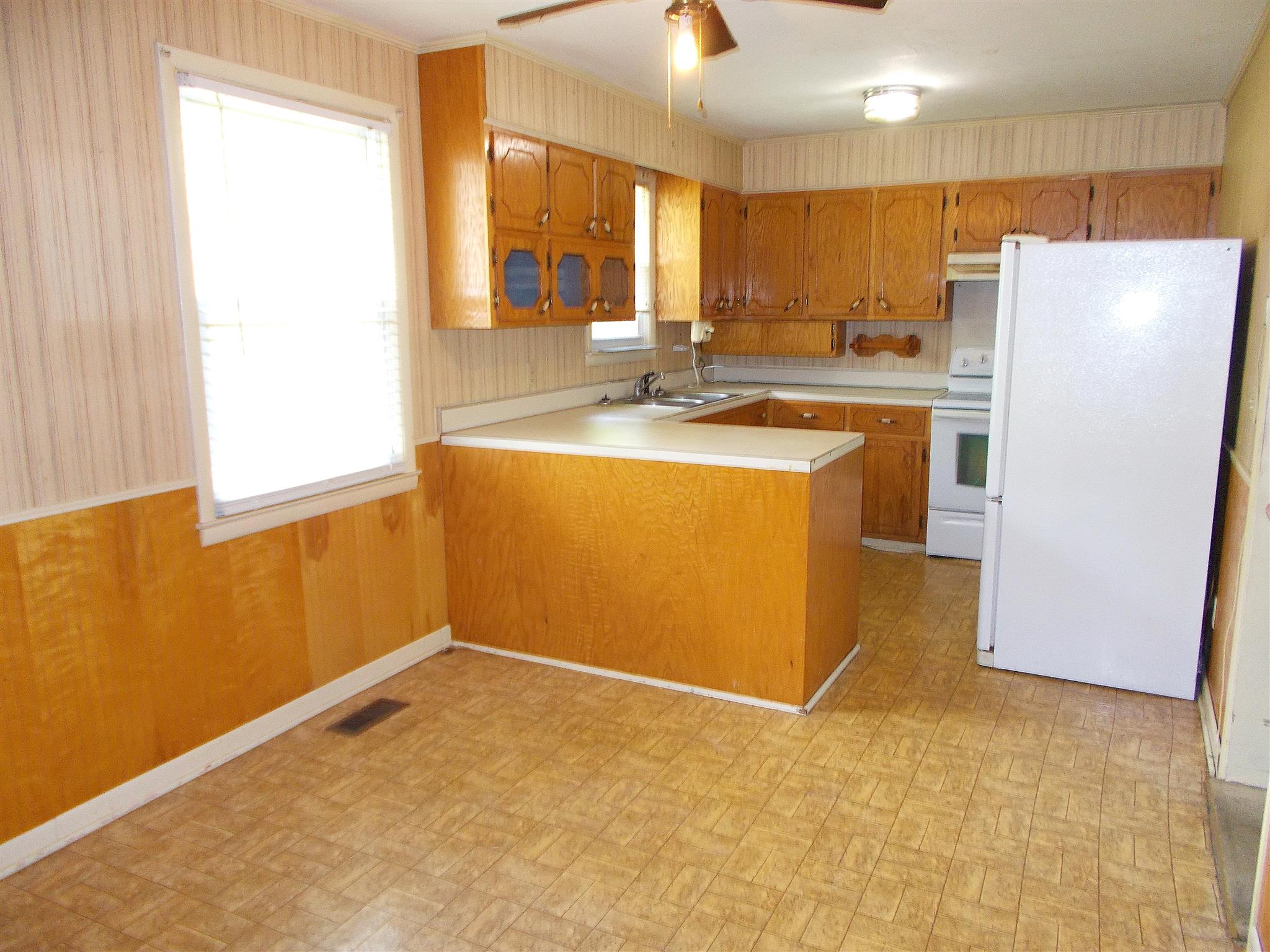 823 Blue Road Dickson, TN 37055 - Photo 7 of 30 Gallery Image 7