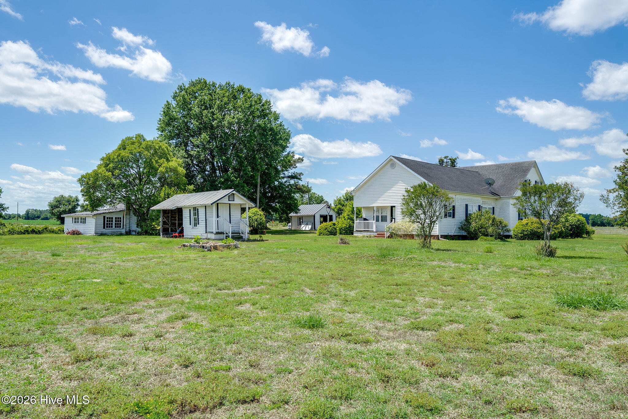 1352 Cornwallis Road Rose Hill, NC 28458 - Photo 6 of 42