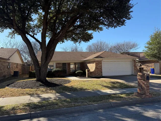 $2,150 | 6628 Fair Oaks Drive, Watauga, TX 76148
