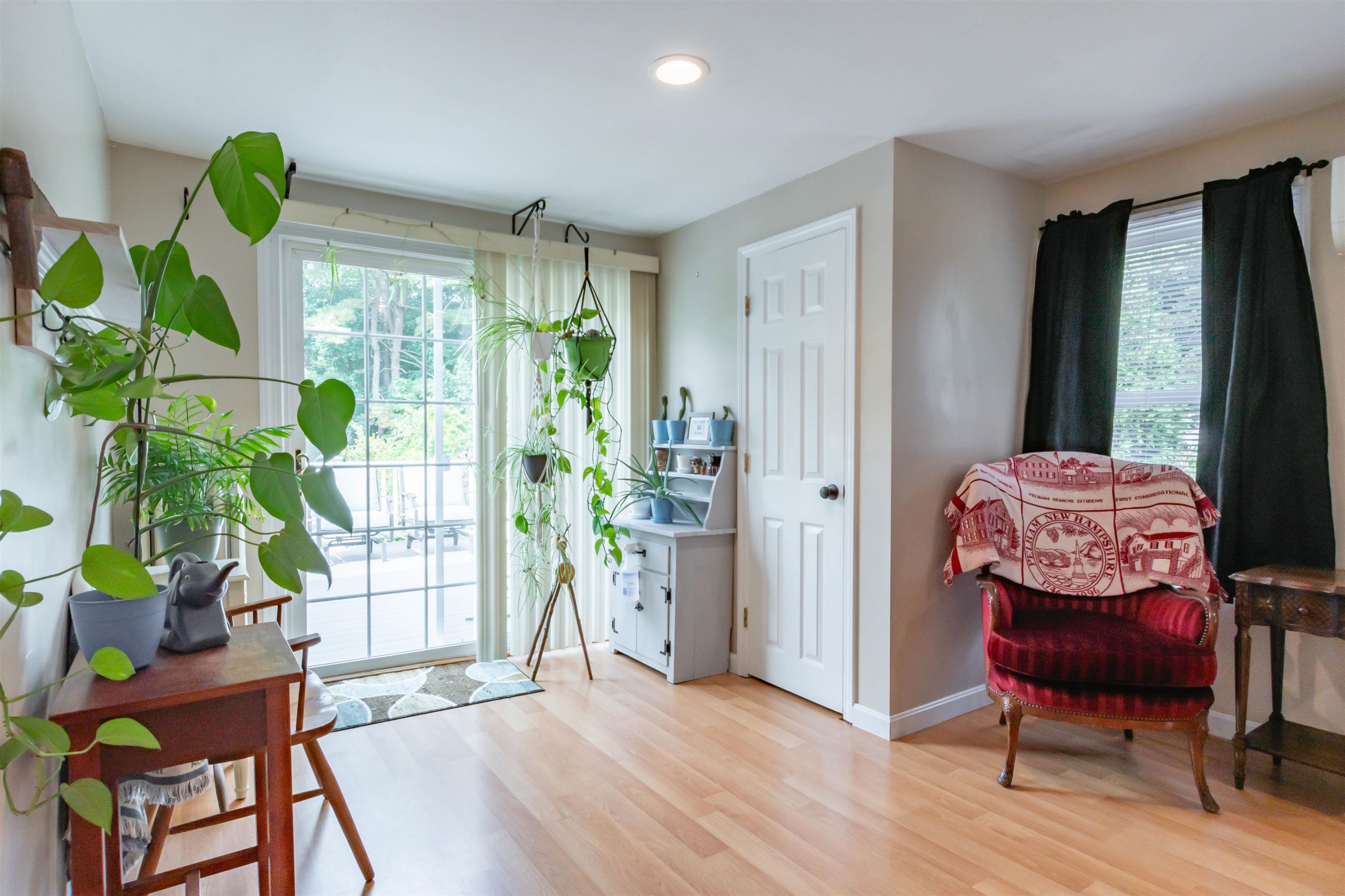 58 Taylor Street Nashua, NH 03060 - Photo 11 of 41