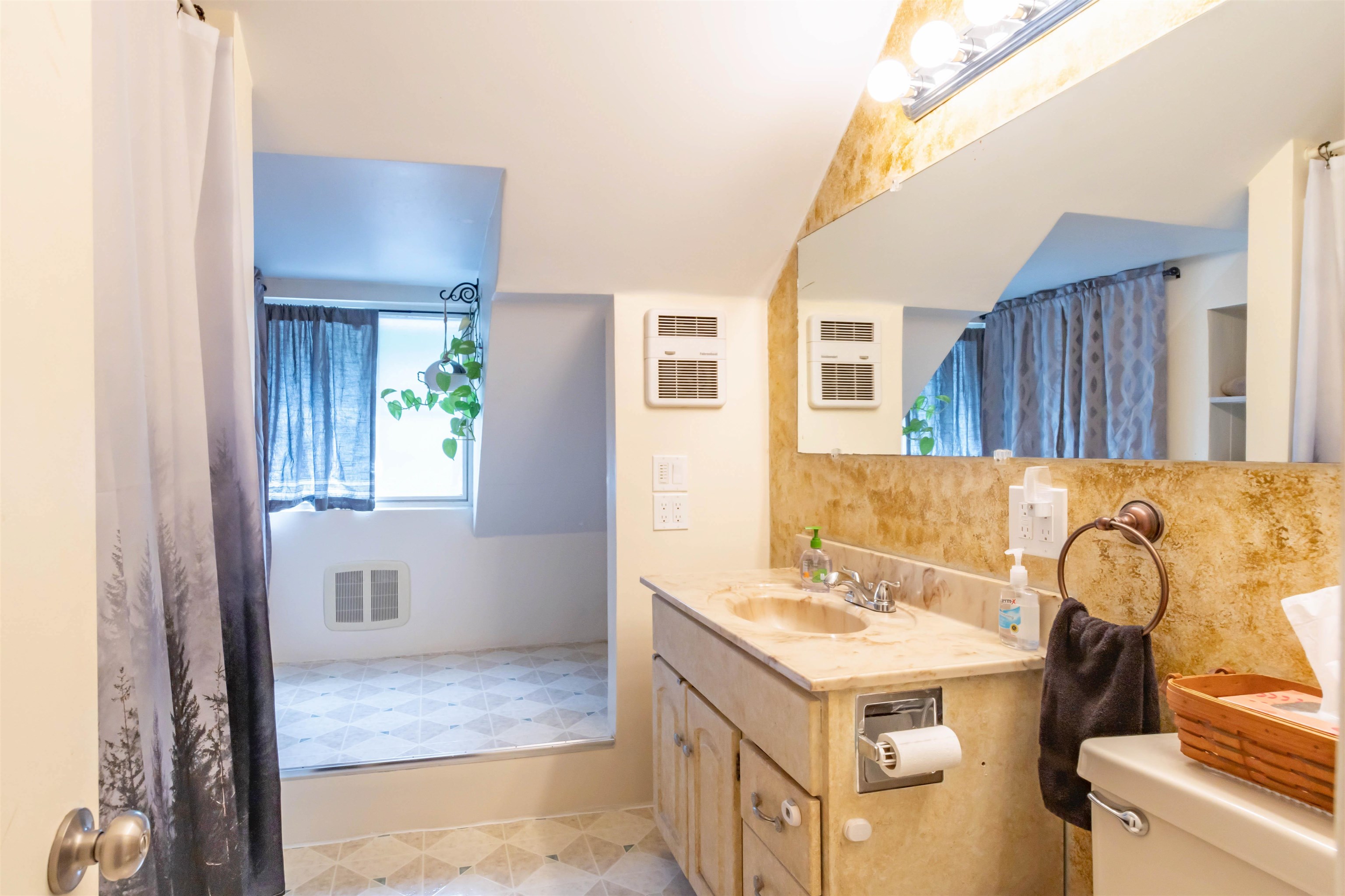 58 Taylor Street Nashua, NH 03060 - Photo 20 of 41