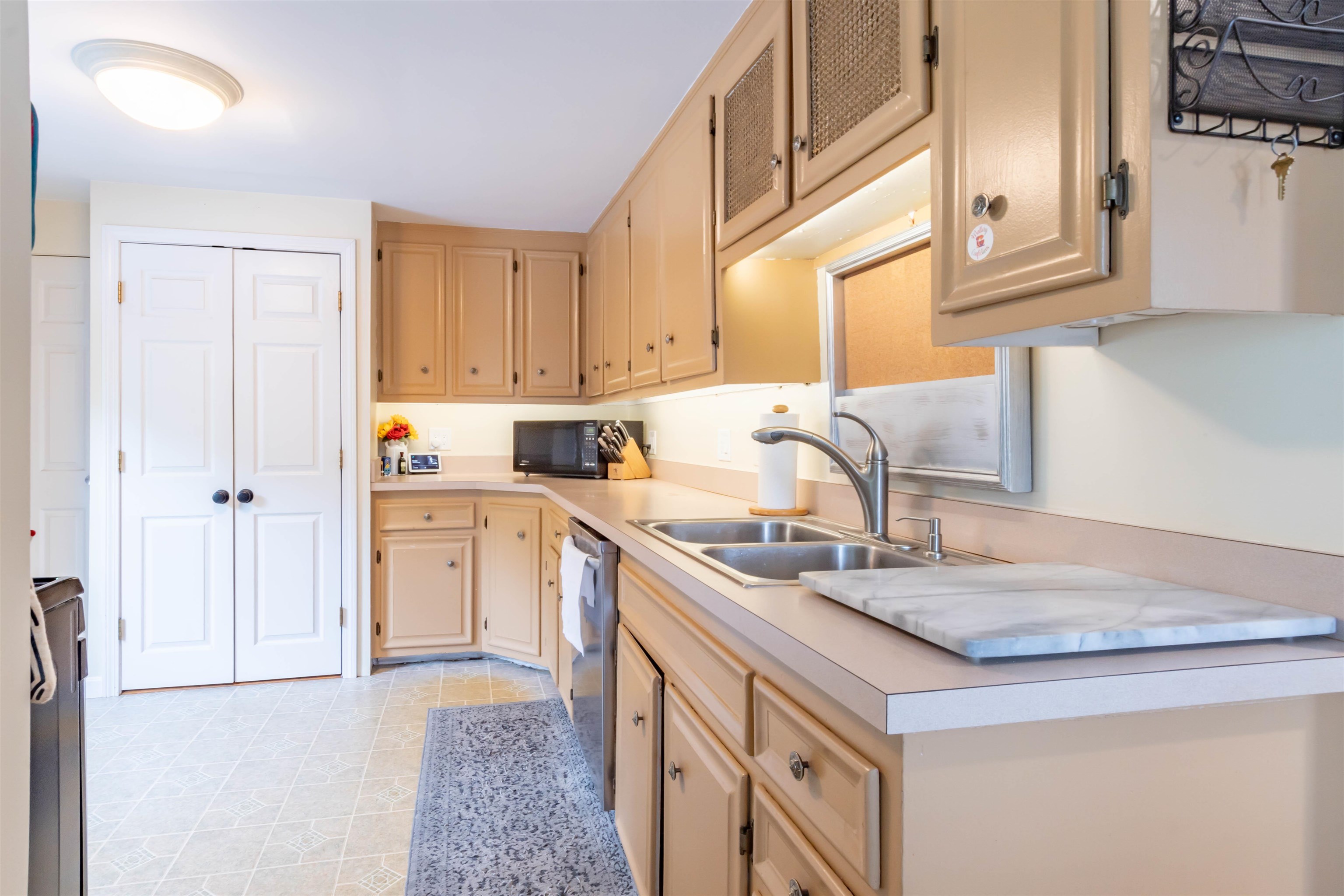 58 Taylor Street Nashua, NH 03060 - Photo 21 of 41
