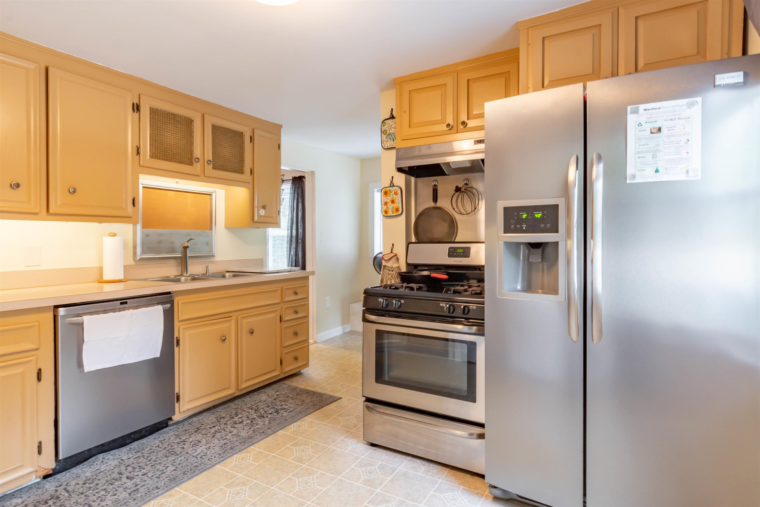 58 Taylor Street Nashua, NH 03060 - Photo 26 of 41