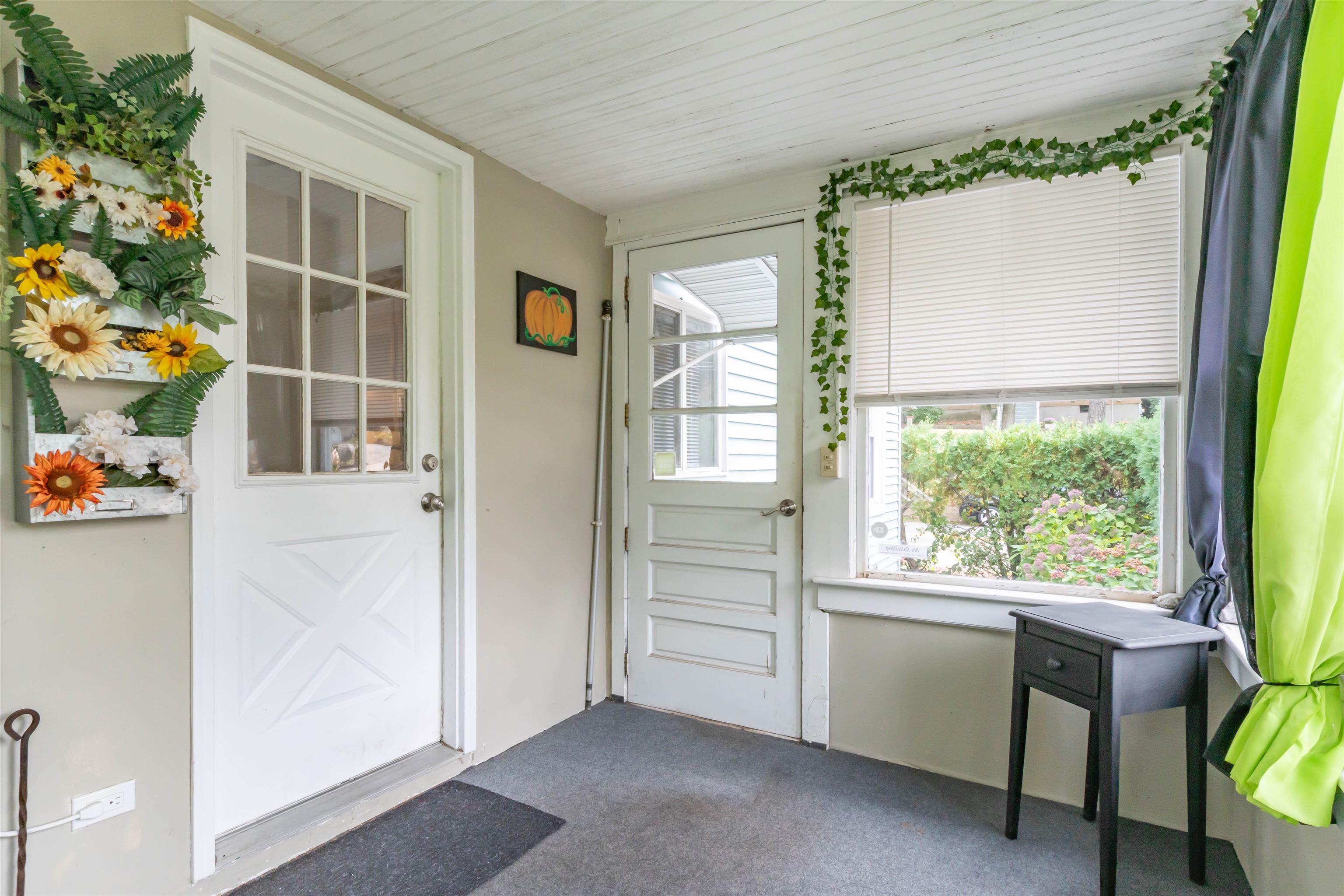 58 Taylor Street Nashua, NH 03060 - Photo 28 of 41