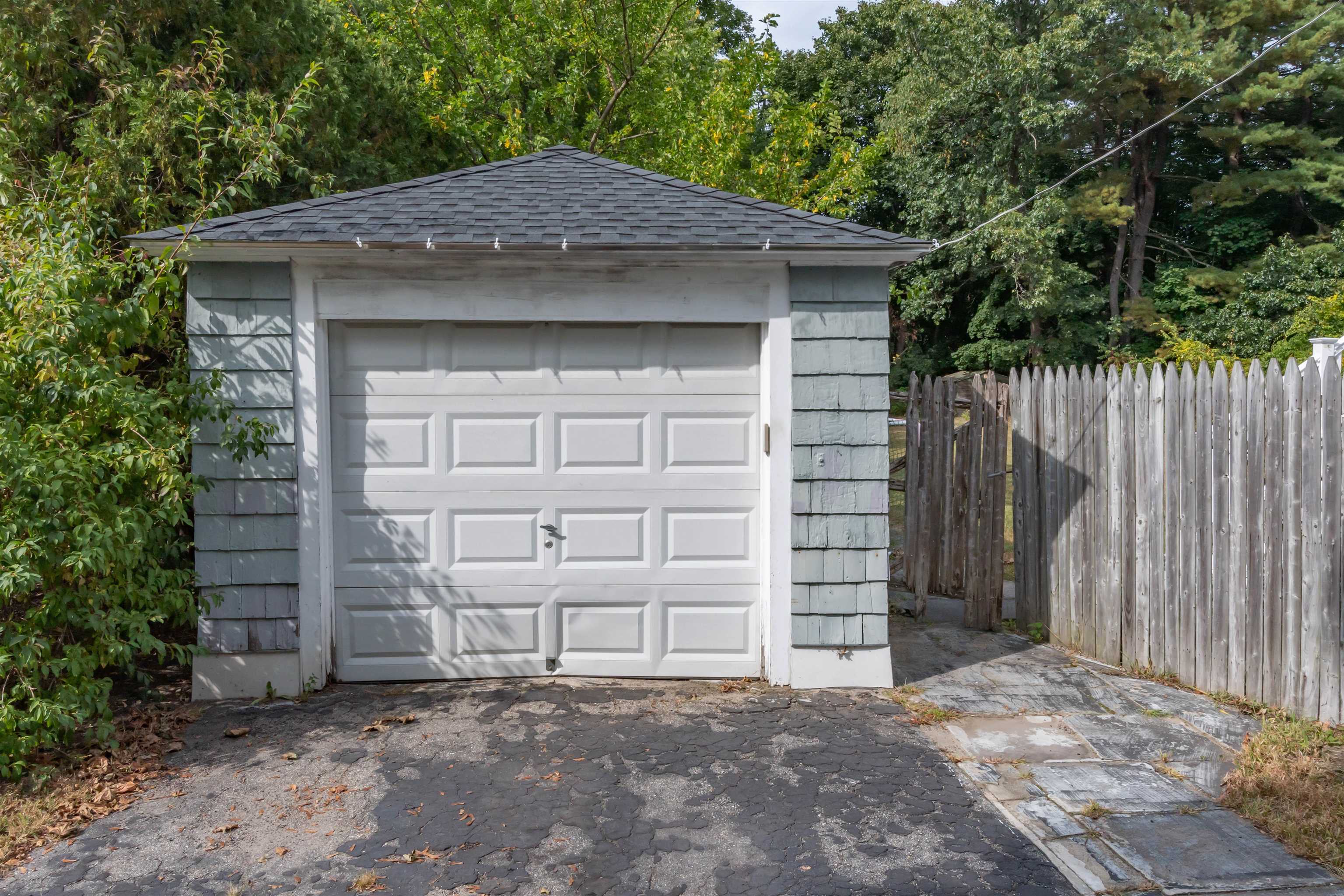 58 Taylor Street Nashua, NH 03060 - Photo 34 of 41
