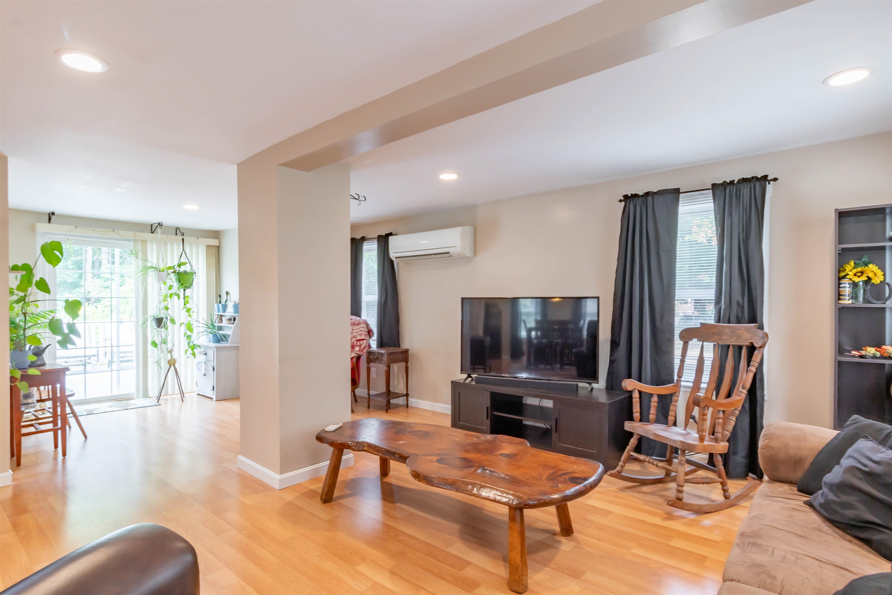 58 Taylor Street Nashua, NH 03060 - Photo 8 of 41