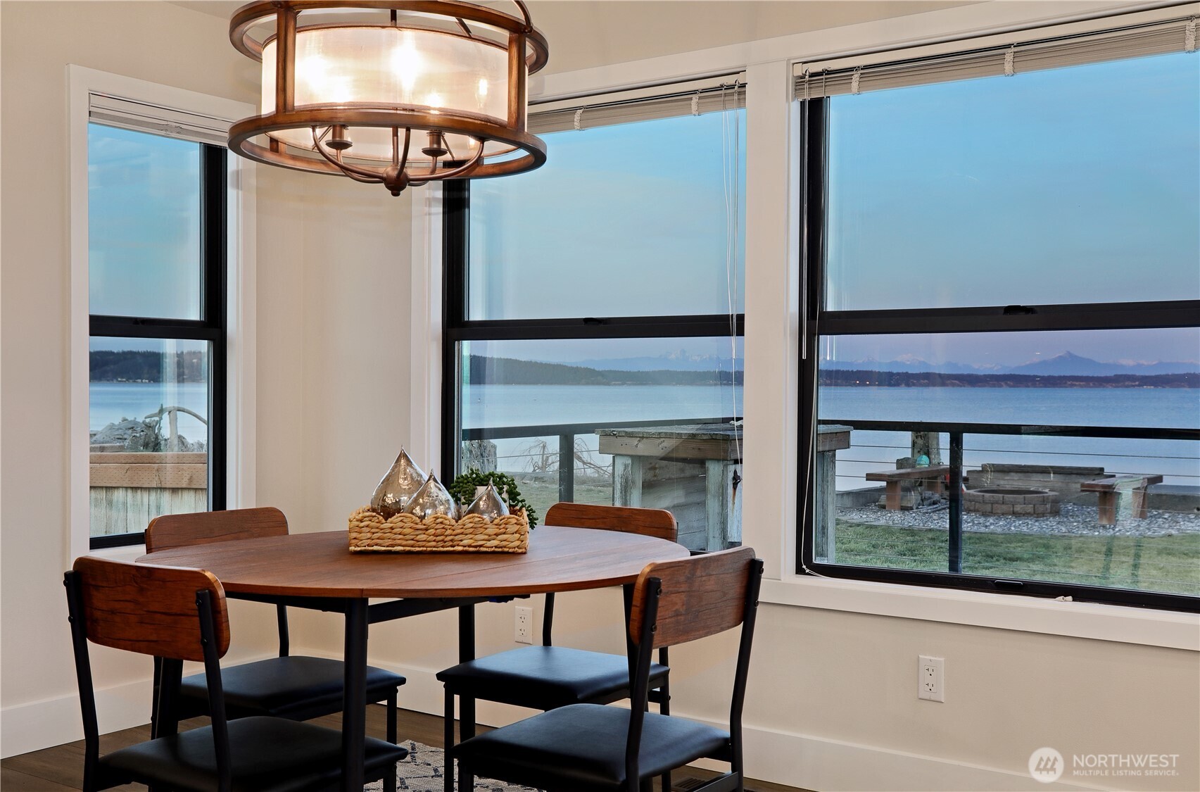 2805 North Bluff Road Greenbank, WA 98253 - Photo 11 of 38 Gallery Image 11