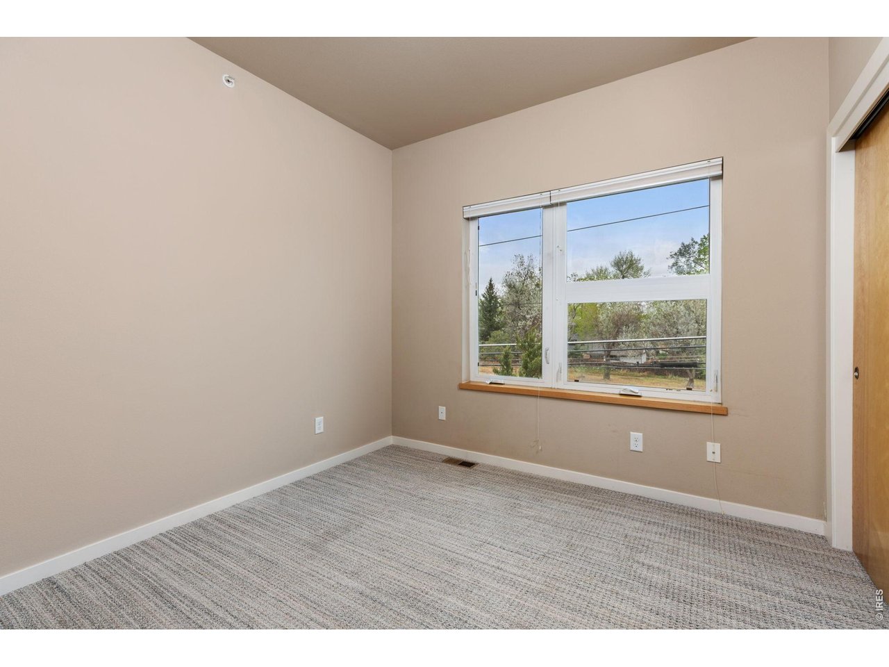 4194 Longview Lane Boulder, CO 80301 - Photo 17 of 32 Bedroom #2 and those end unit windows