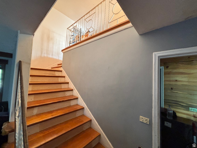 102 South Main Street Paris, ID 83261 - Photo 21 of 33 View of stairs