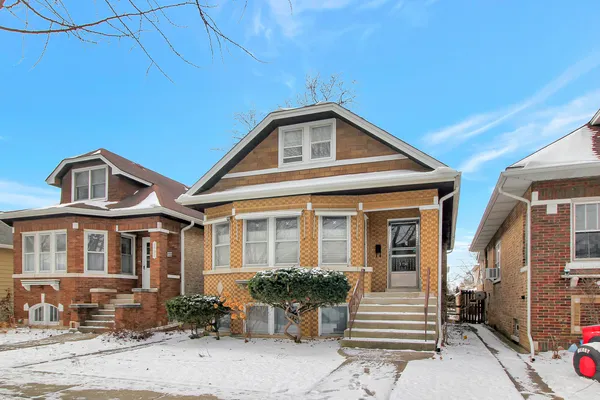 $395,000 | 3730 Madison Avenue, Brookfield, IL 60513
