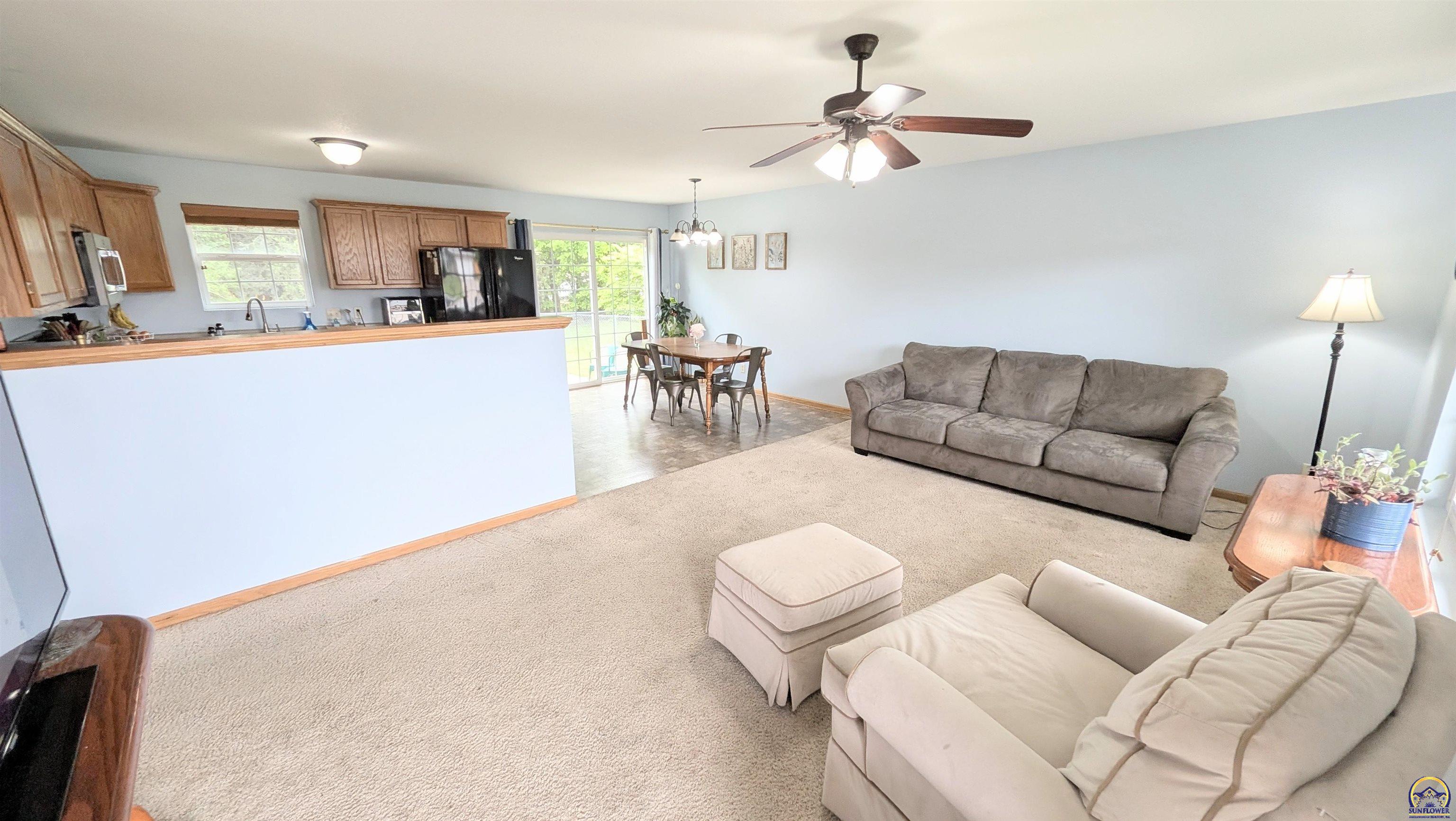 1223 Riley Avenue Emporia, KS 66801 - Photo 11 of 43