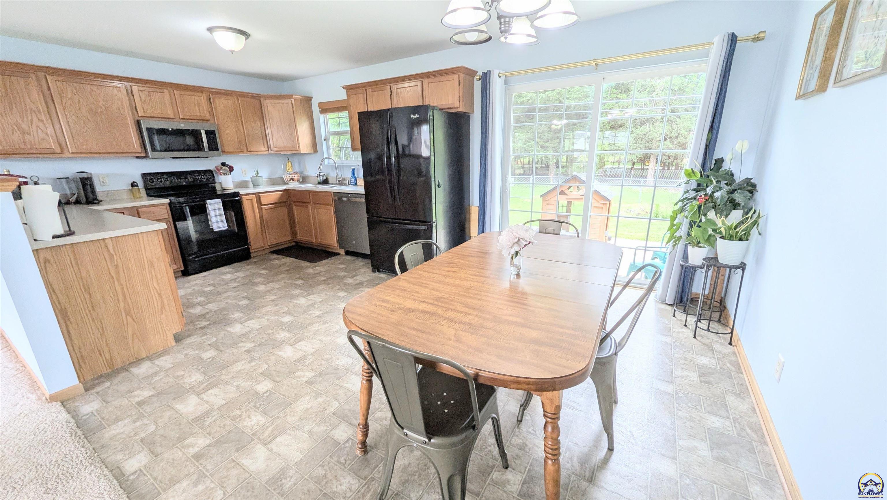 1223 Riley Avenue Emporia, KS 66801 - Photo 16 of 43