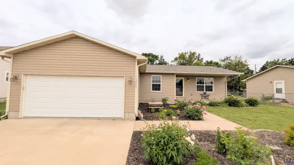 $258,500 | 1223 Riley Avenue, Emporia, KS 66801